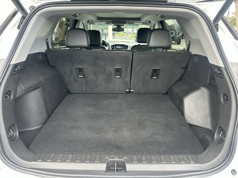 Used 2022 GMC Terrain SLT FWD image 32