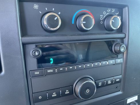 New 2025 Chevrolet Express 3500 w/ Power Convenience Package image 27