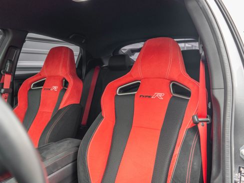 Used 2019 Honda Civic Type R image 9