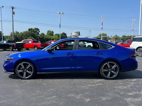 Used 2024 Honda Accord Sport image 4
