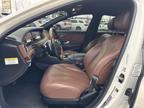 Used 2014 Mercedes-Benz S 550 Sedan w/ Sport Package w/ Sport Package image 16