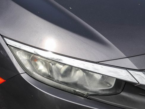 Used 2018 Honda Civic EX image 6