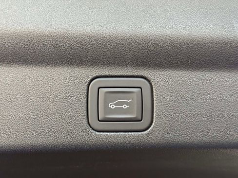 Used 2025 Cadillac Escalade IQ Luxury 2 AWD/4WD image 16