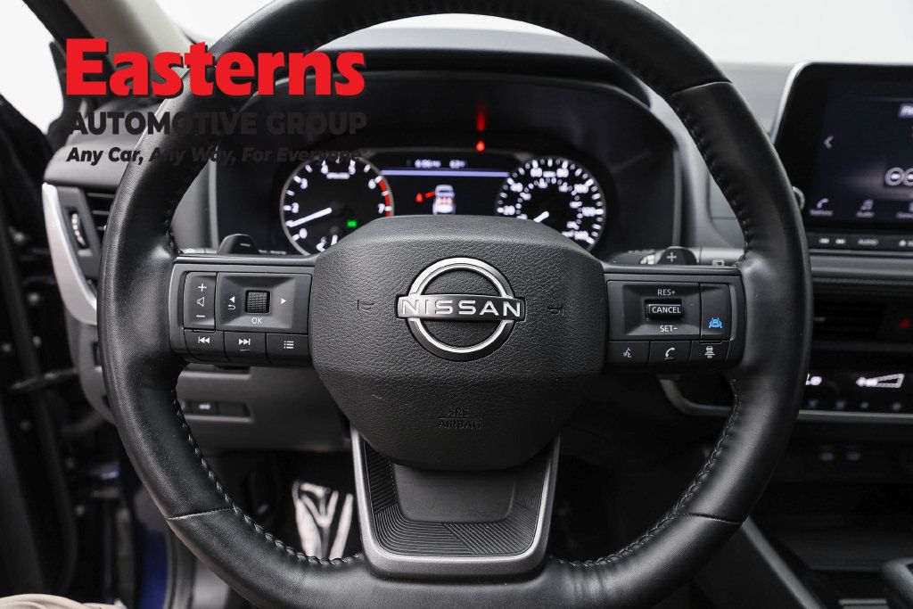 Used 2025 Nissan Rogue SV AWD/4WD image 12