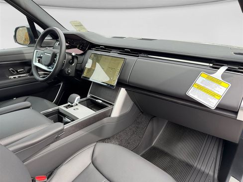 New 2026 Land Rover Range Rover SE image 23