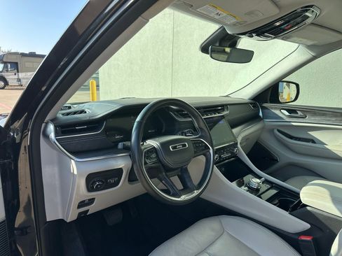 Used 2022 Jeep Grand Cherokee L Overland image 12