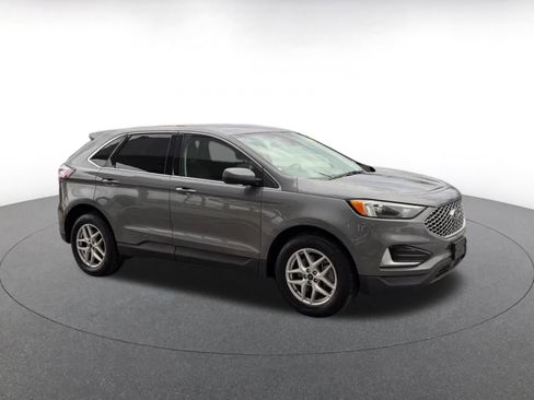 Used 2024 Ford Edge SEL image 2