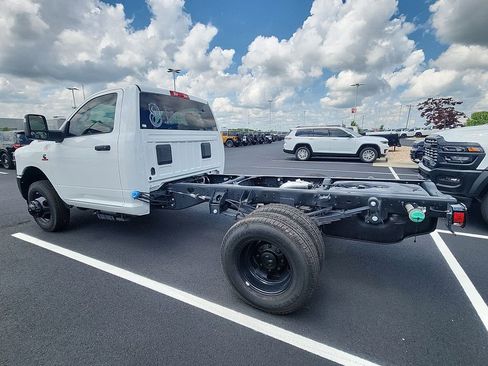 New 2026 RAM 3500 Tradesman AWD/4WD image 6