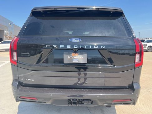 New 2025 Ford Expedition Active image 7