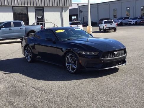 Certified 2024 Ford Mustang Coupe image 3