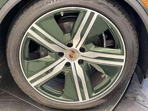 Used 2025 Porsche Macan 4 Electric image 14