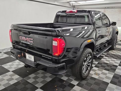 Used 2025 GMC Canyon Denali image 8