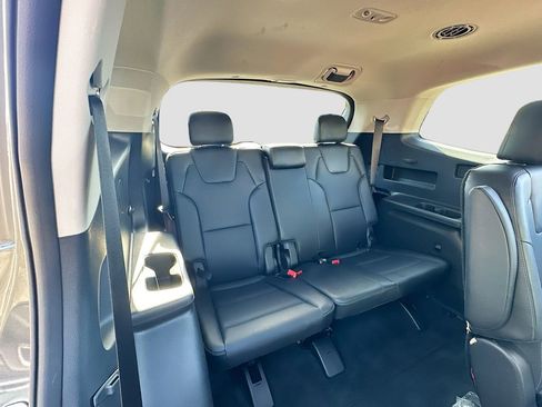 Certified 2023 Kia Telluride S w/ S Sunroof Package FWD image 25
