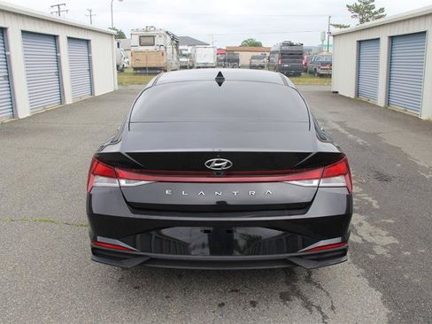 Used 2021 Hyundai Elantra SEL w/ Convenience Package FWD image 6