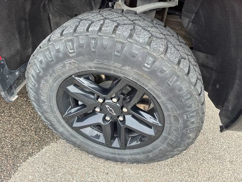Used 2023 Chevrolet Silverado 1500 Custom Trail Boss AWD/4WD image 8