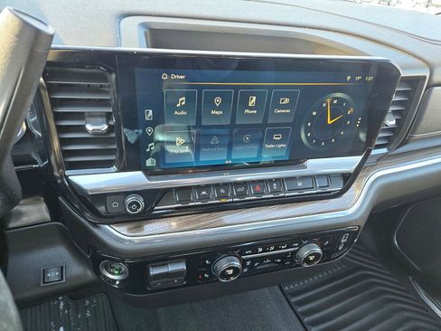 Used 2023 Chevrolet Silverado 1500 LT image 8