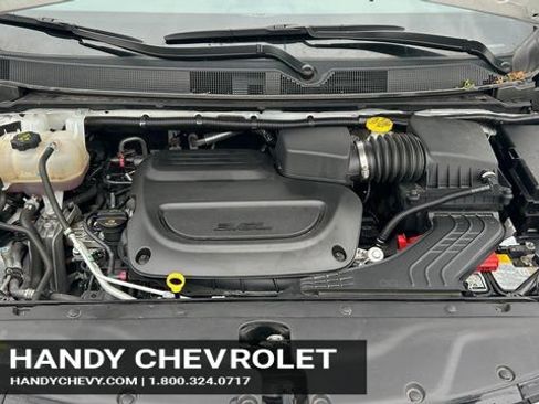 Used 2024 Chrysler Pacifica Touring-L FWD image 69