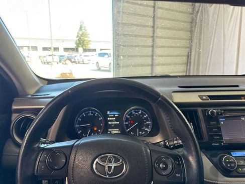 Used 2016 Toyota RAV4 XLE FWD image 23