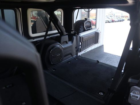 Used 2018 Jeep Wrangler Unlimited Rubicon AWD/4WD image 51