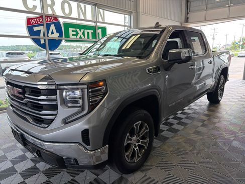 Used 2026 GMC Sierra 1500 SLT AWD/4WD image 3