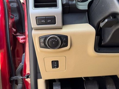 Used 2017 Ford F150 Lariat image 9