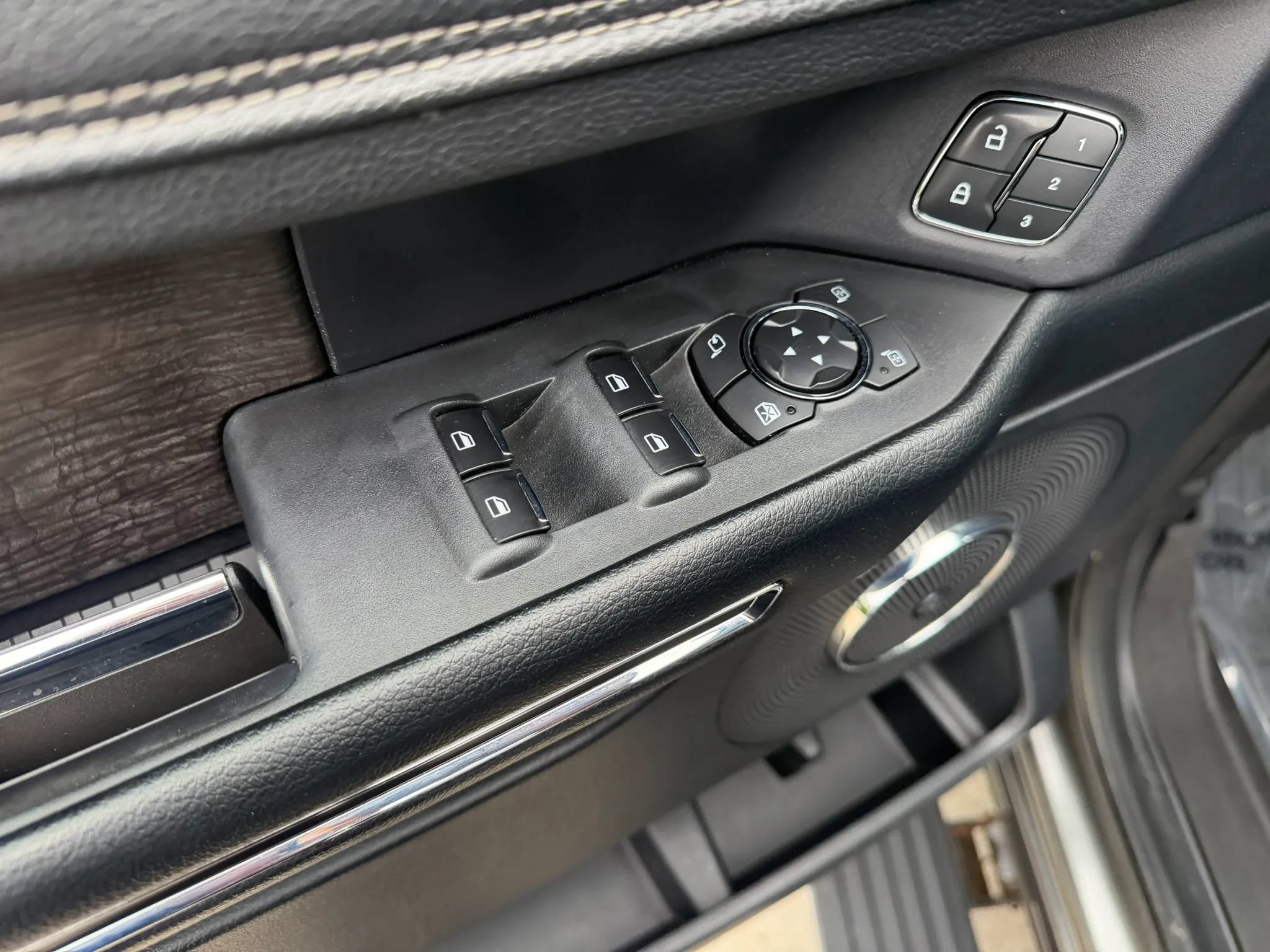 Used 2019 Ford Expedition Max Limited w/ Special Edition Package AWD/4WD image 12