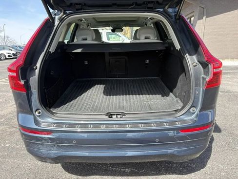 Used 2022 Volvo XC60 B5 Momentum w/ Advanced Package AWD/4WD image 9