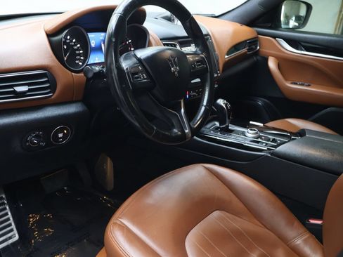 Used 2018 Maserati Levante AWD/4WD image 18