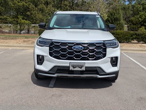 New 2026 Ford Explorer Platinum image 9