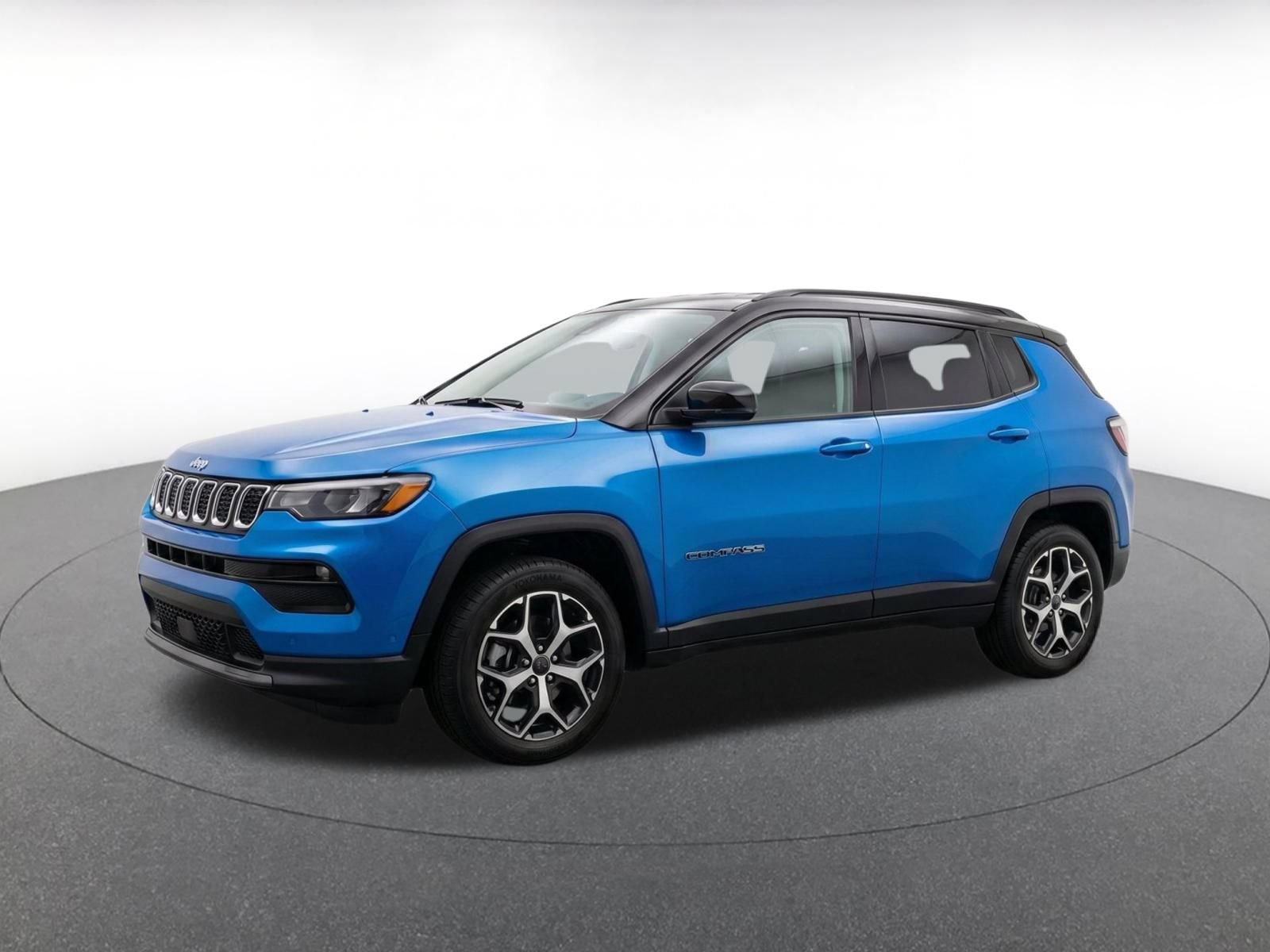 Used 2025 Jeep Compass Limited AWD/4WD image 3