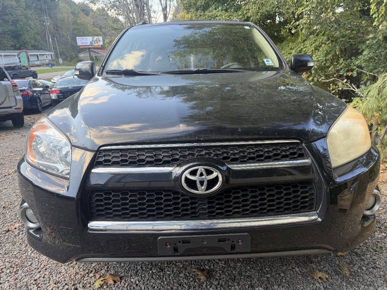 Used 2010 Toyota RAV4 Limited AWD/4WD image 2