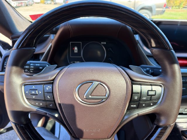 Used 2021 Lexus ES 300h Ultra Luxury w/ Accessory Package 2 FWD image 17