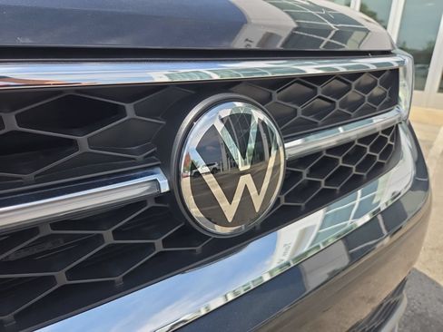 Certified 2023 Volkswagen Taos SEL AWD/4WD image 6