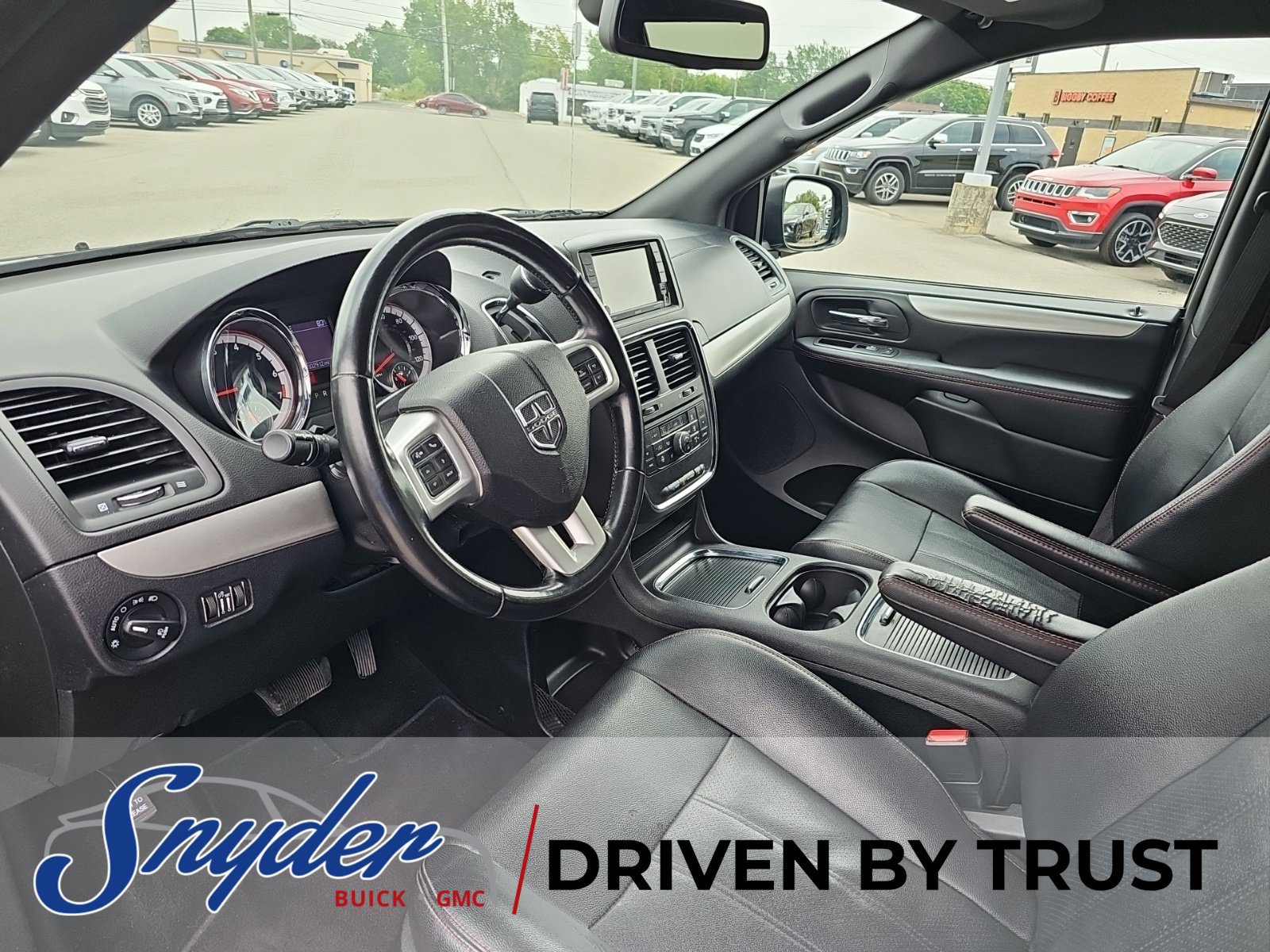 Used 2020 Dodge Grand Caravan GT FWD image 12