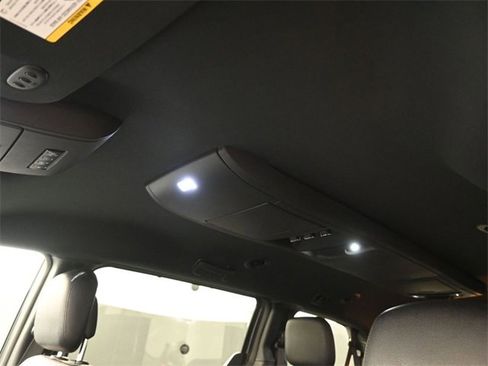 Used 2019 Dodge Grand Caravan GT image 2