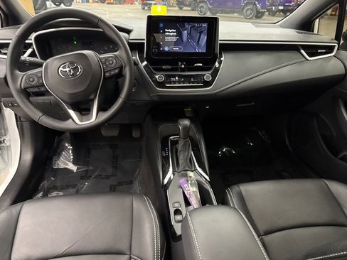 Used 2025 Toyota Corolla SE image 10
