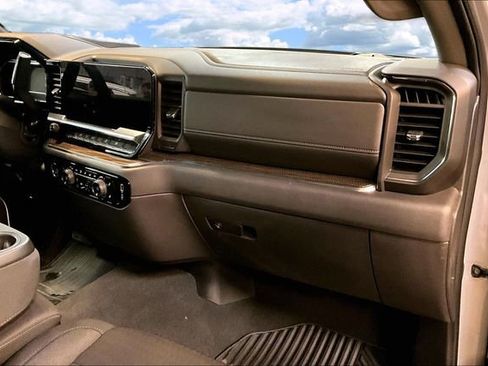 Used 2024 Chevrolet Silverado 1500 LT image 27