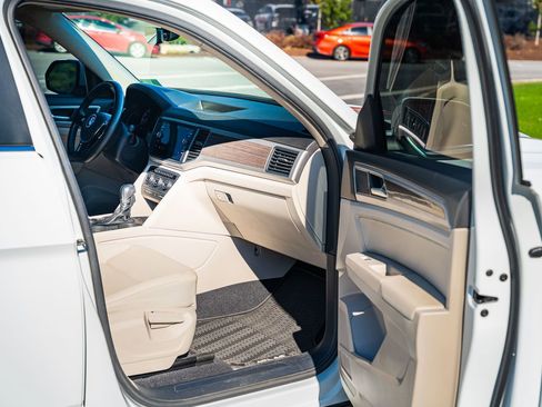 Used 2019 Volkswagen Atlas SE image 11