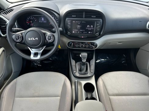 Certified 2022 Kia Soul LX w/ Technology Package image 13