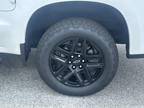 Used 2026 Chevrolet Silverado 1500 Custom w/ Turbomax Blackout Package AWD/4WD image 19