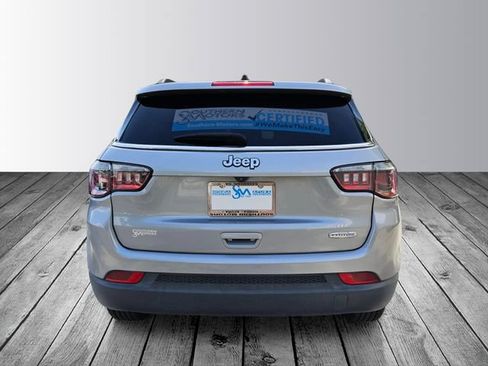 Used 2022 Jeep Compass Latitude FWD image 4