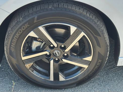 Used 2025 Nissan Sentra SV FWD image 20