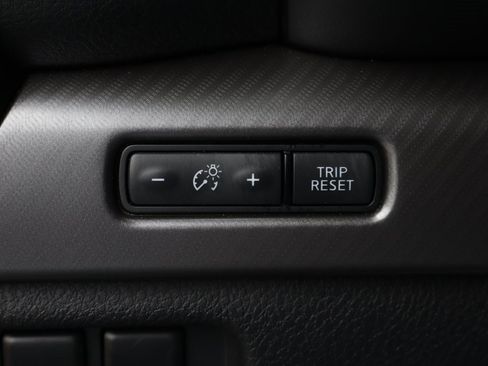 Used 2021 Nissan Titan PRO-4X w/ Pro-4x Convenience Package image 24