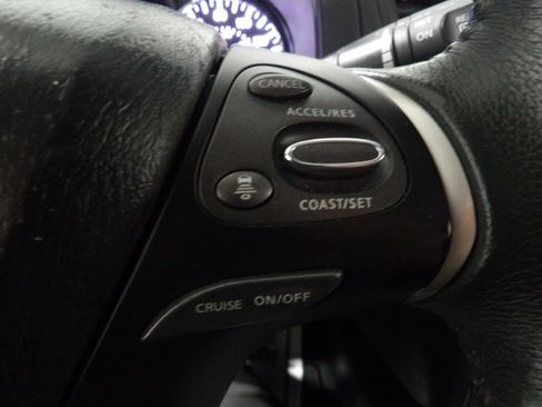 Used 2020 Nissan Pathfinder SL AWD/4WD image 15