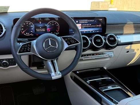 New 2026 Mercedes-Benz GLB 250 image 28