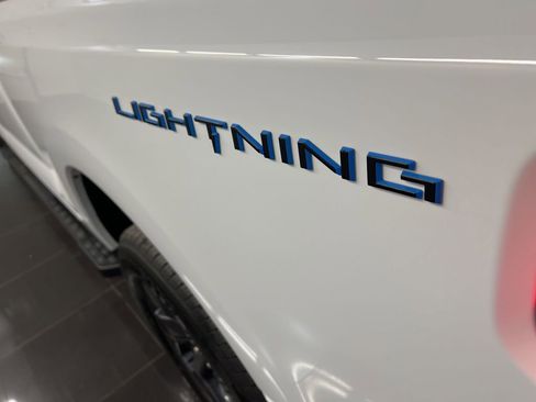 New 2025 Ford F150 Lightning Lariat image 39