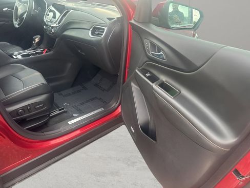 Used 2023 Chevrolet Equinox Premier image 15