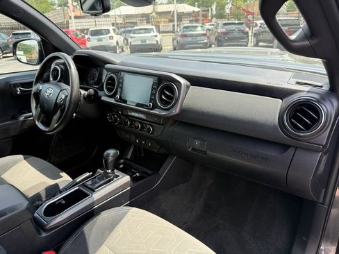 Used 2023 Toyota Tacoma TRD Sport AWD/4WD image 17