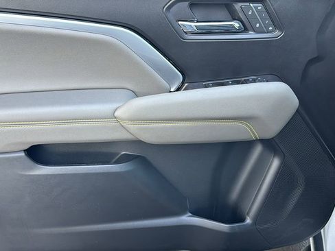 Used 2025 Chevrolet Colorado ZR2 w/ Technology Package image 21