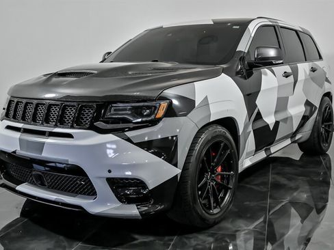 Used 2020 Jeep Grand Cherokee SRT w/ Trailer Tow Group IV AWD/4WD image 5